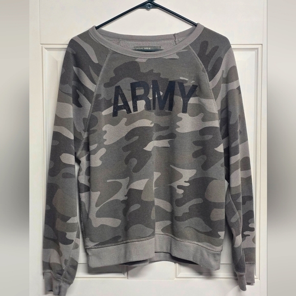 Women's Size Medium ARMY Sweatshirt ⭐️ Excellent Pre-Owned Condition!!✨️✨️ - Picture 1 of 11